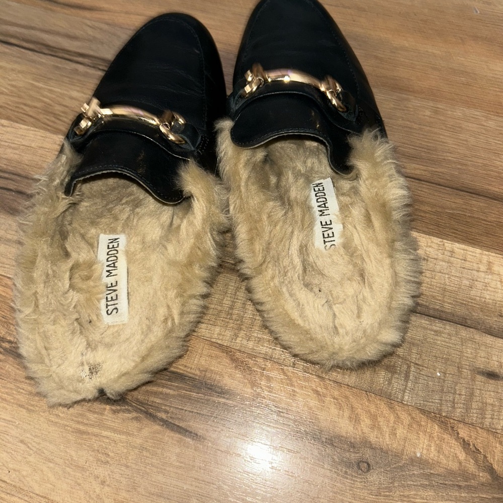 Steve Madden Black Loafers with Fur Lining 5.5 - Picture 2 of 3